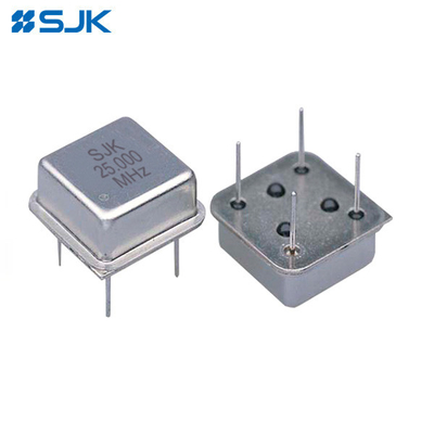 トルーホール 8ピン DIP ハーフサイズ VCXO 1-80MHz 3.3V または 5V CMOS ±50ppm